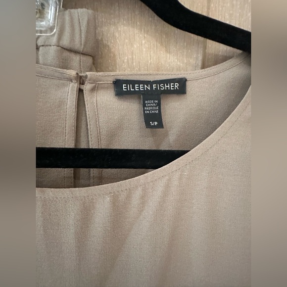 EileenFisher matching silk tank and crop pant. - Picture 6 of 8